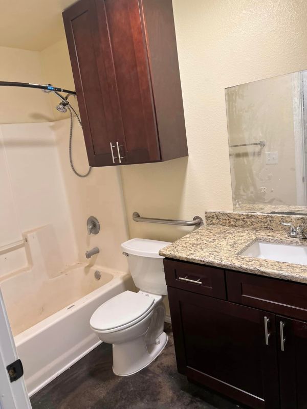 Gallery Eagle Inn Apartments